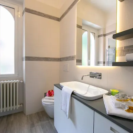 Gisazio Sleeps 10 Air Con Villa