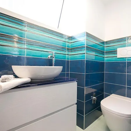 Villa Gisazio Sleeps 10 Air Con *