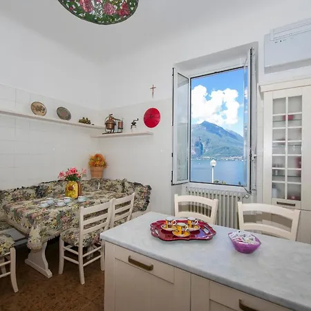 Gisazio Sleeps 10 Air Con Villa