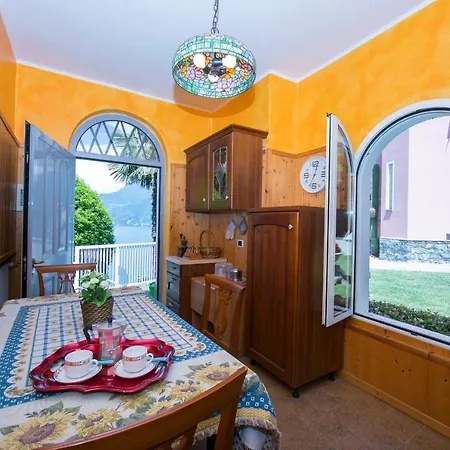 Gisazio Sleeps 10 Air Con Villa