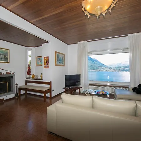Gisazio Sleeps 10 Air Con Villa Perledo