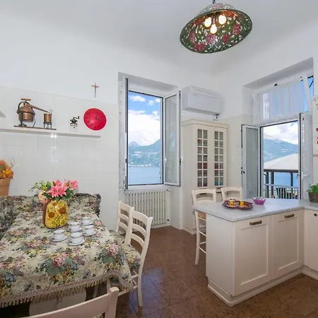 Villa Gisazio Sleeps 10 Air Con Perledo