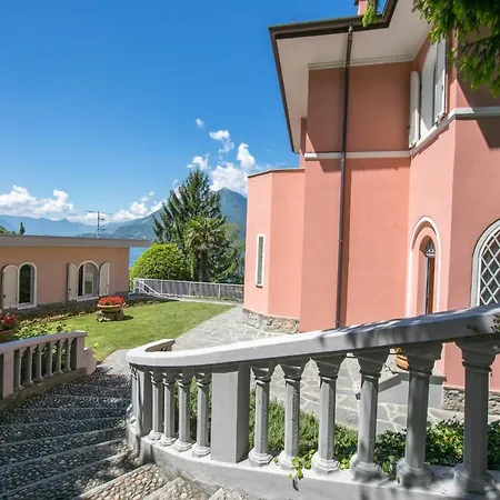 Villa Gisazio Sleeps 10 Air Con